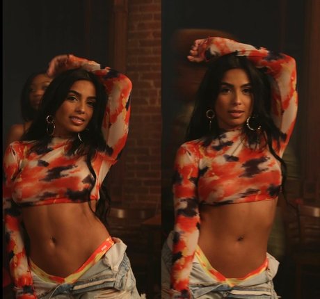 Johanna Martinez photo 5