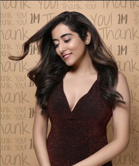 Jonita Gandhi photo 9