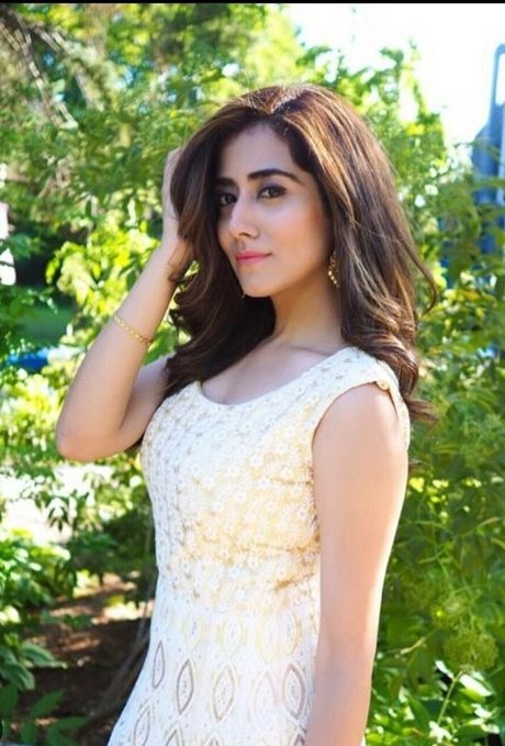 Jonita Gandhi photo 11