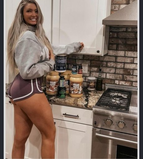 Jordan Elizabeth photo 7