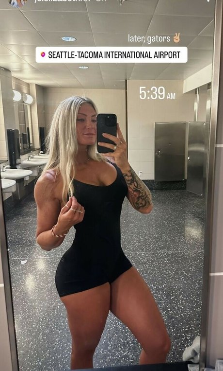 Jordan Elizabeth photo 25