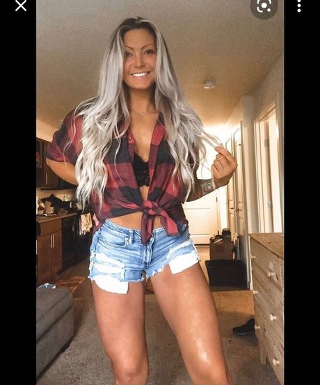 Jordan Elizabeth photo 40