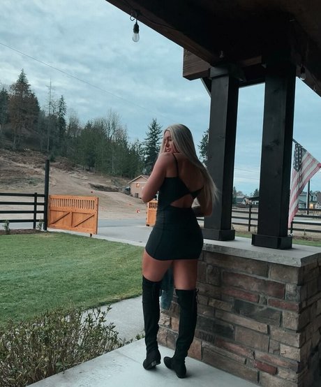 Jordan Elizabeth photo 89