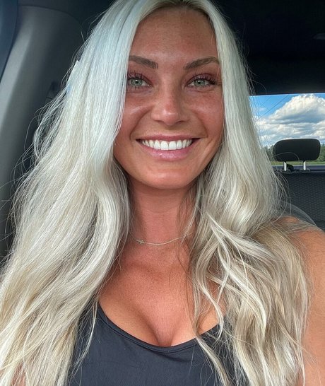 Jordan Elizabeth photo 119