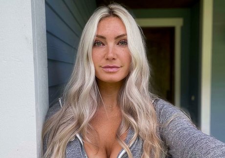 Jordan Elizabeth photo 142