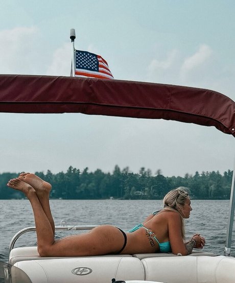 Jordan Elizabeth photo 172