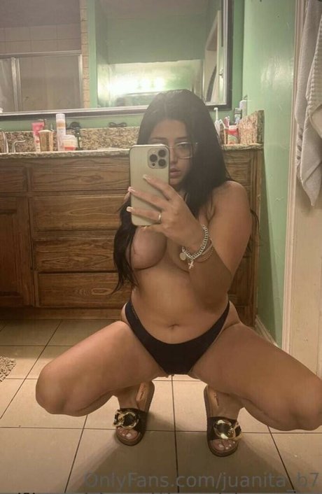 Juanita_b7 photo 1