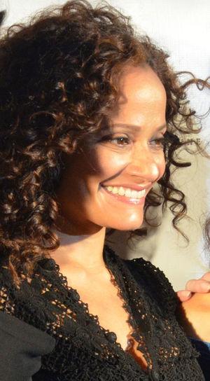 Judy Reyes photo 9