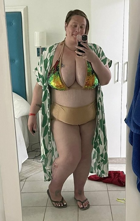 Juicy June photo 7