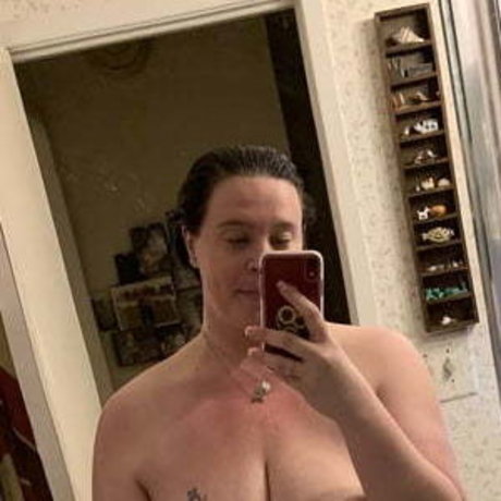 Juicy June photo 21