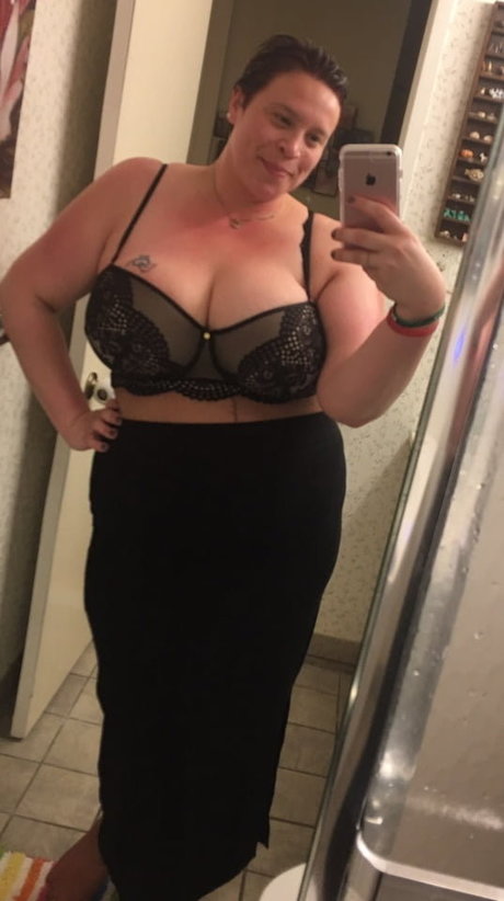 Juicy June photo 28