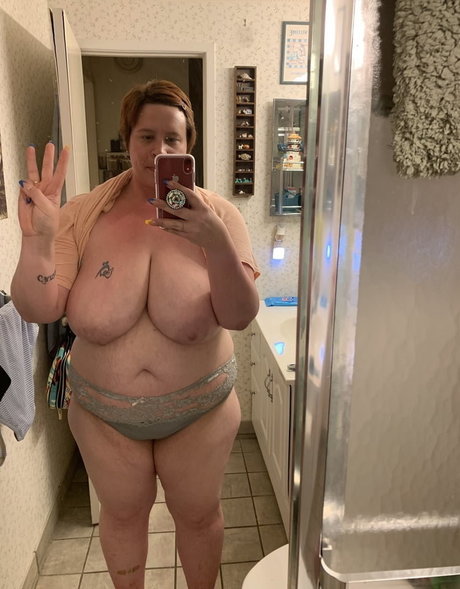 Juicy June photo 36
