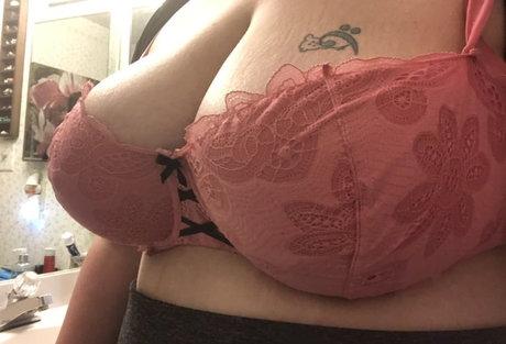Juicy June photo 38
