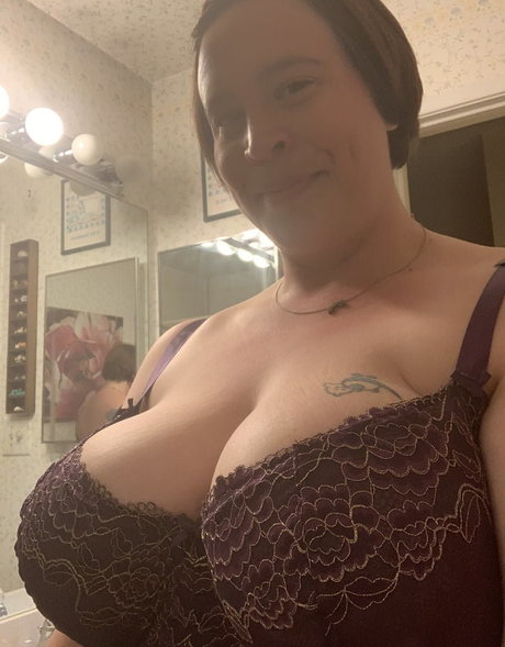 Juicy June photo 41