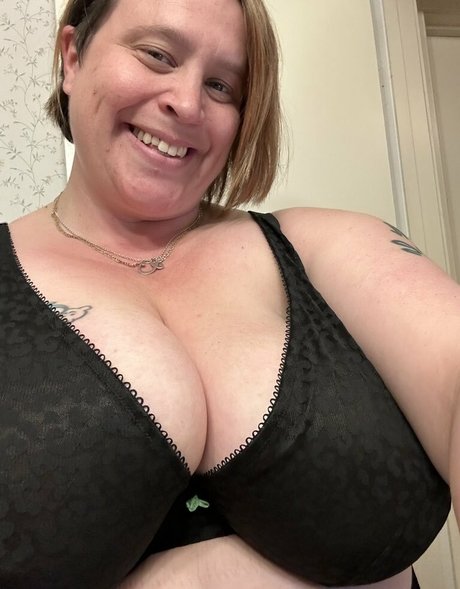 Juicy June photo 61