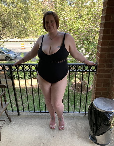Juicy June photo 71
