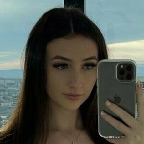 Juicyalycia photo 100
