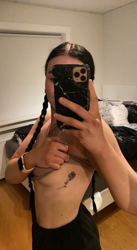 Juicyicelandicbooty photo 32