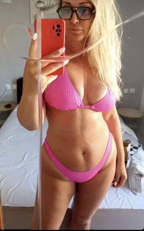 Juicyjulie1 photo 18