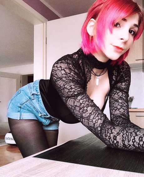 Julez Notyourwaifu photo 9
