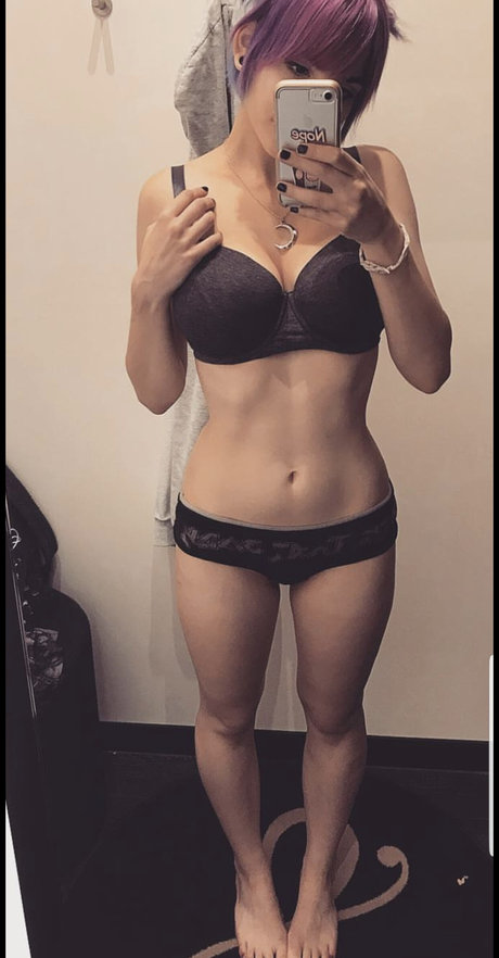 Julez Notyourwaifu photo 13