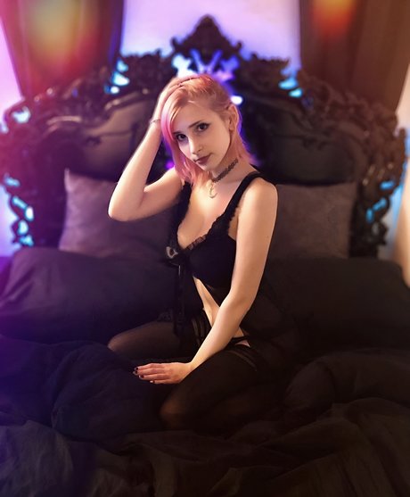 Profile photo of Julez Notyourwaifu