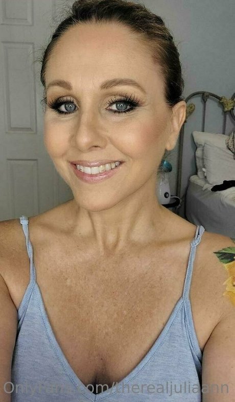 Julia Ann photo 104