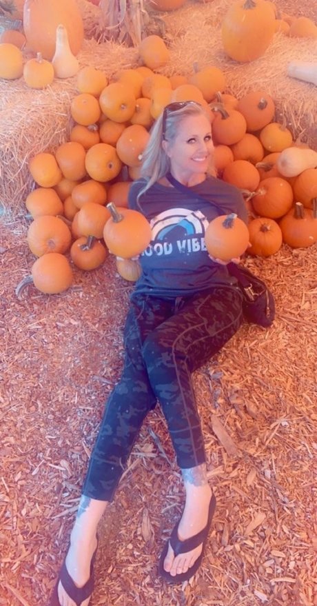 Julia Ann photo 139