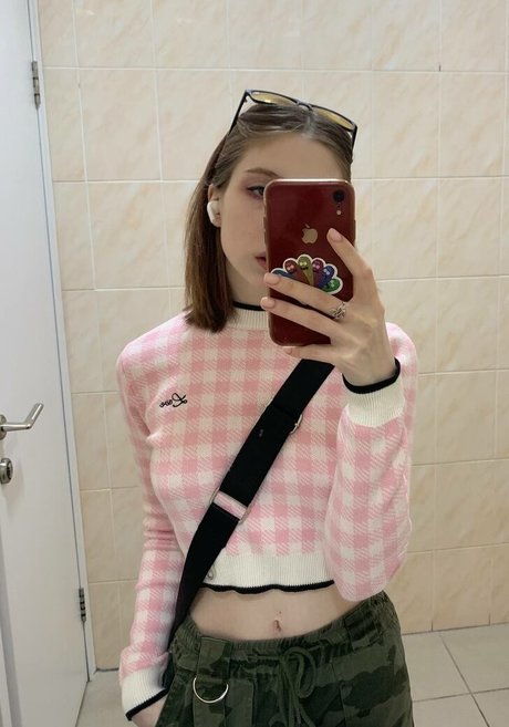 Julia Cumming photo 37