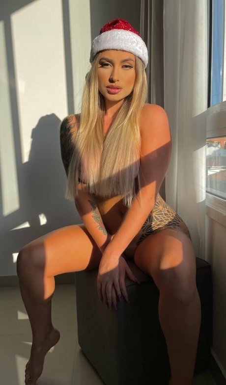 Julia Govea photo 327