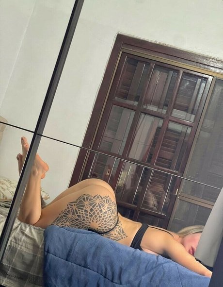 Julia Govea photo 404