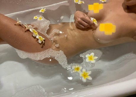 Julia_graff_free photo 79