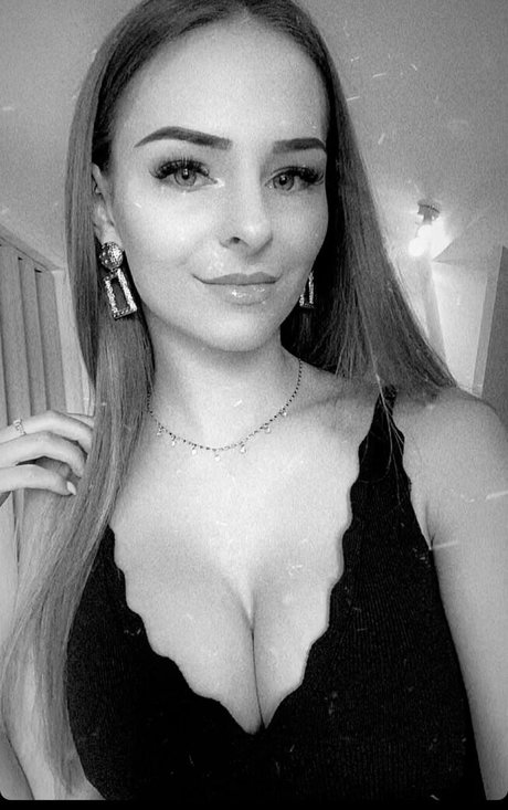 Julia Hofer photo 30