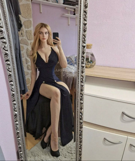 Julia Holzmuller photo 3