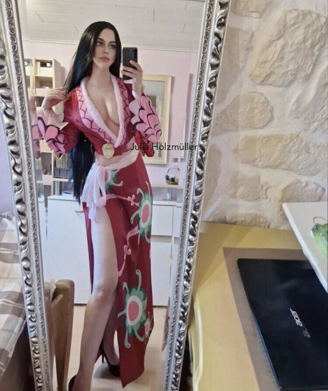 Julia Holzmuller photo 5