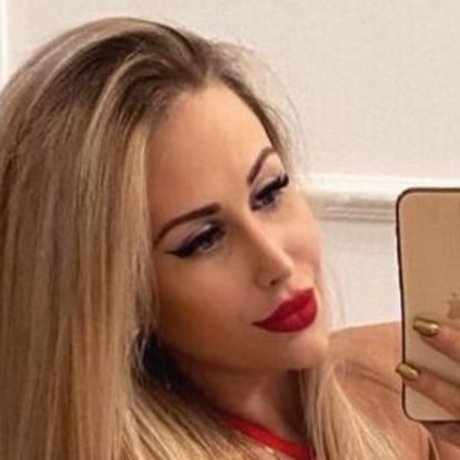 Julia Madaj photo 27