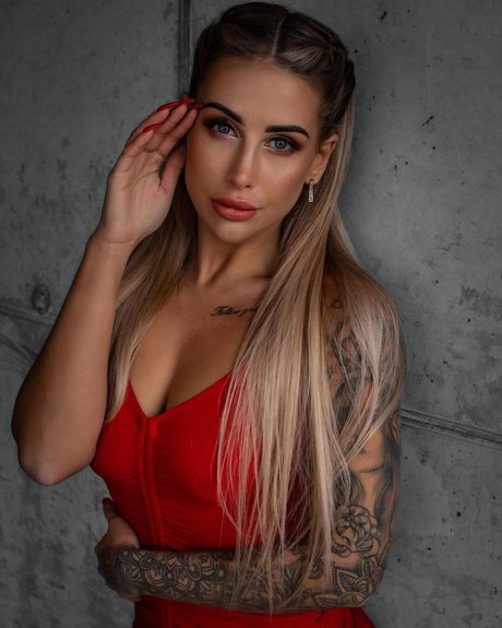 Julia Madaj photo 38