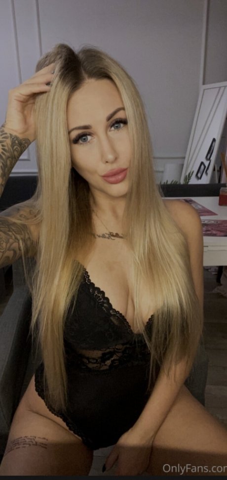Julia Madaj photo 67