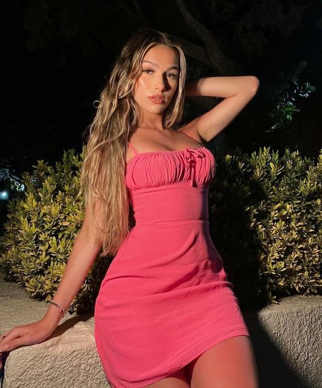 Julia Merekoulias photo 20