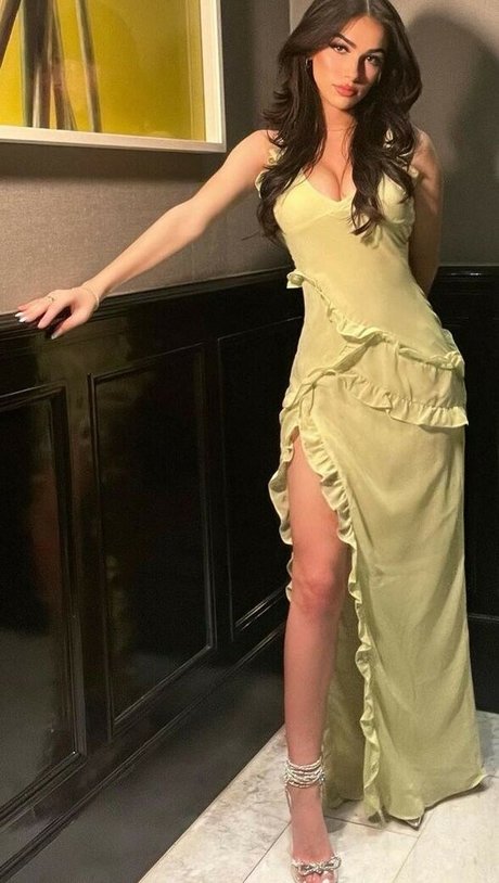 Julia Merekoulias photo 25