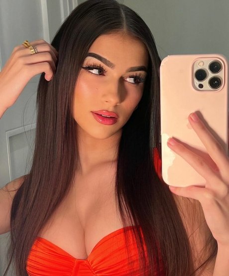 Julia Merekoulias photo 60
