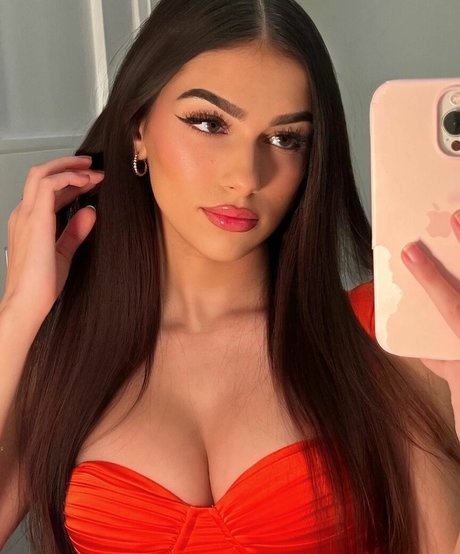 Julia Merekoulias photo 61
