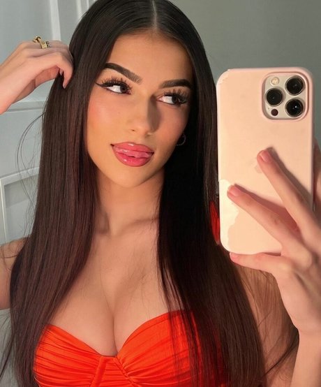 Julia Merekoulias photo 64