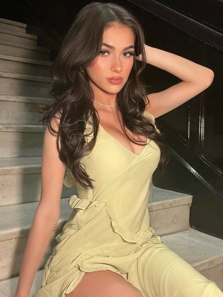 Julia Merekoulias photo 86