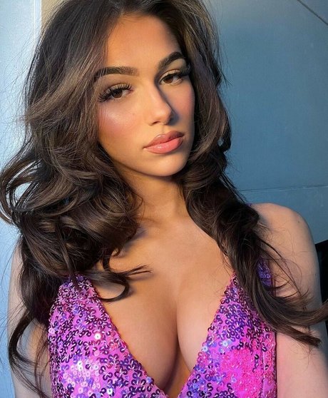 Julia Merekoulias photo 88