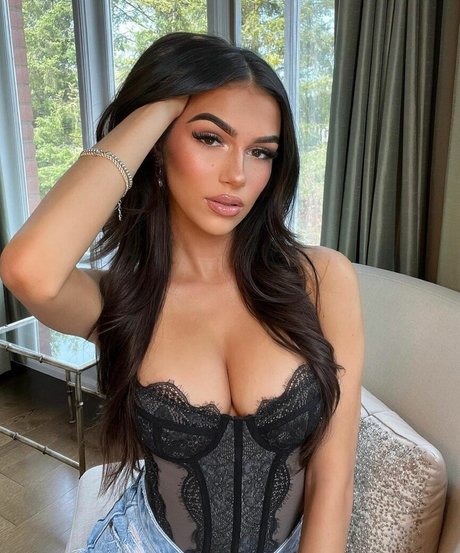 Julia Merekoulias photo 102