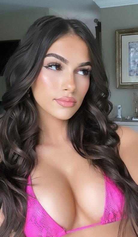 Julia Merekoulias photo 127