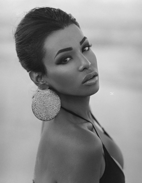 Julia Merekoulias photo 150