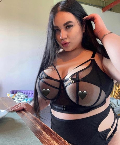Julia Missi photo 39