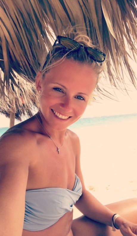 Julia Simic photo 33